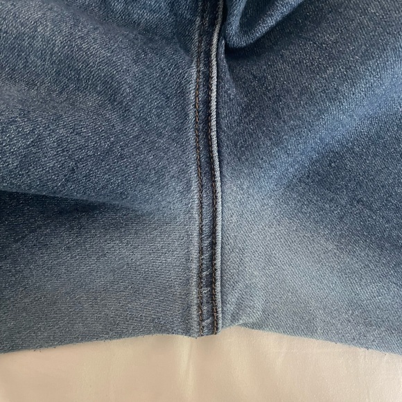 Good American Good Classic Boot Jeans - Picture 5 of 5